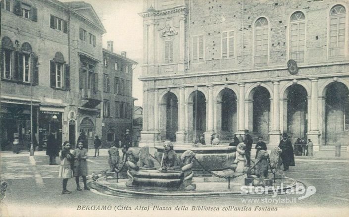 Palazzo Della Biblioteca Di Piazza Vecchia