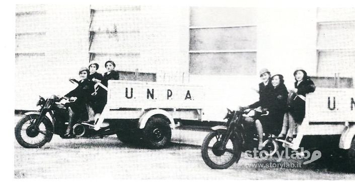 Motocarriste Volontarie Dell'U.N.P.A. Nel 1942