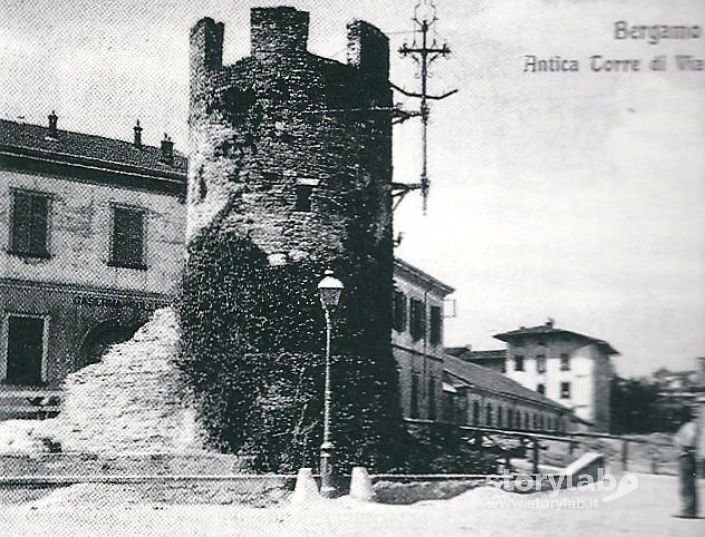 Torre Del Galgario Con Ancora Un Pezzo Di Muraine 1908
