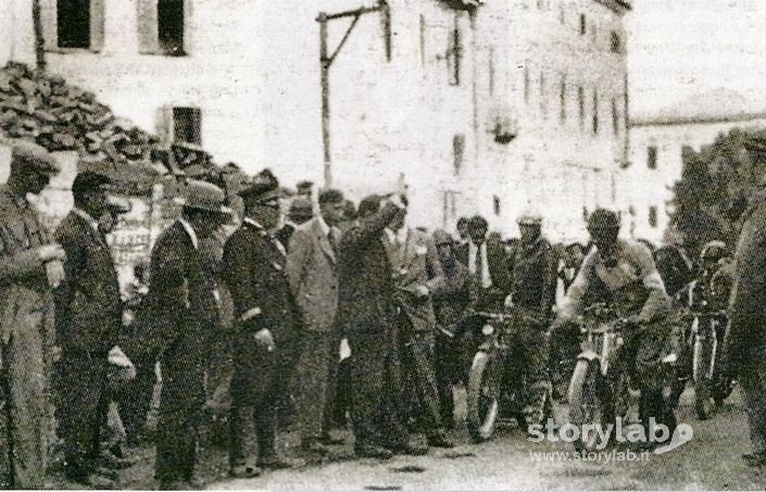 Gara In Moto Da Bergamo Bassa A S.Vigilio Nel 1930