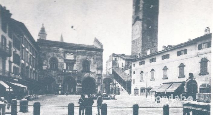 Piazza Vecchia Nel 1930
