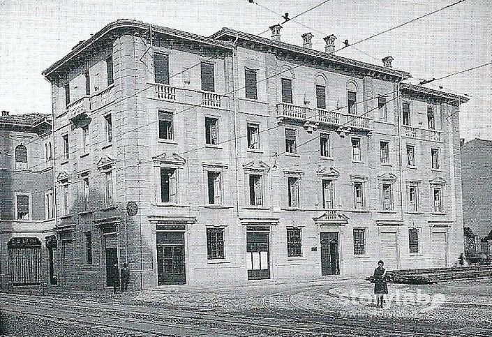 Piccolo Credito Bergamasco In Piazza S.Anna