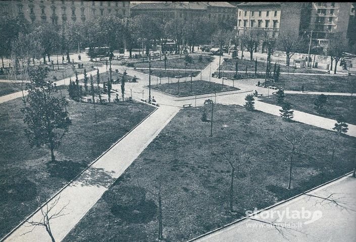 Piazzale Alpini Senza Monumento Agli Alpini Anni 50