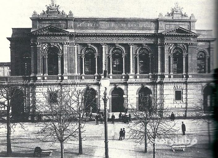 Teatro Donizetti Con Facciata Nuova Nel 1897