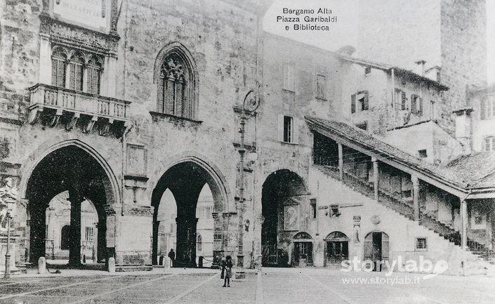 Biblioteca Nel Palazzo Della Ragione Inizio 900