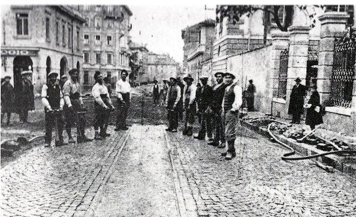 Battitura Cubetti In Porfido In Via Tiraboschi 1932