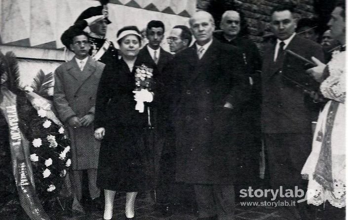 Inaugurazione Monumento A Antonio Locatelli 1956