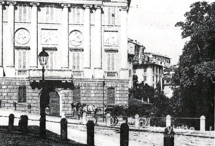Carretto Del Carbone Davanti A Palazzo Medolago-Albani