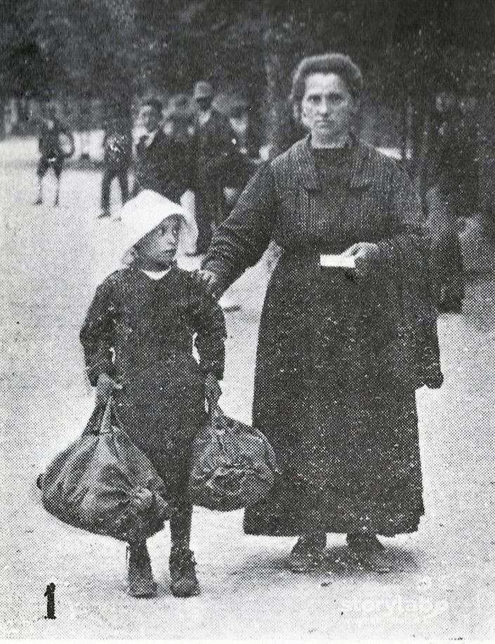 Bambino In Partenza Per La Colonia 1924