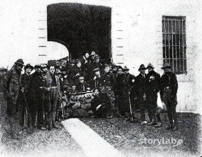 I Fascisti Barricano Il Palazzo Delle Poste E Telegrafi (29 Ottobre 1922)