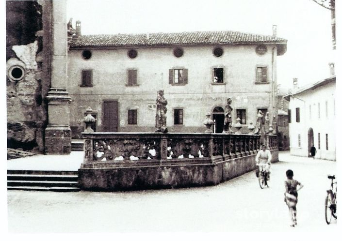 Sagrato Della Chiesa A Osio Sopra