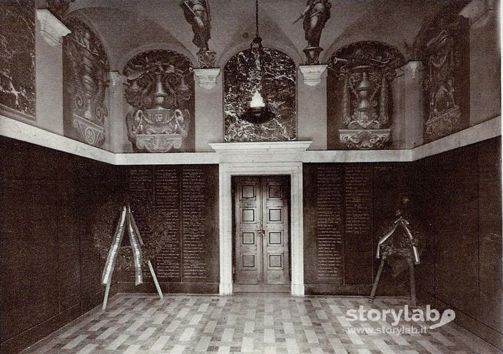 Sala Al Primo Piano Torre Dei Caduti Senza Il Busto Di Locatelli