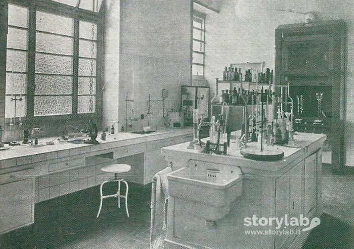 Laboratorio Clinica Gavazzeni Anni 30