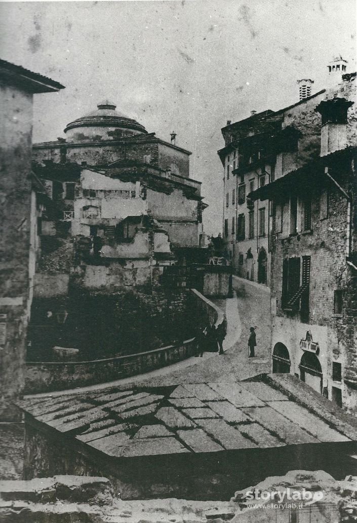 Demolizione Edifici Malsani In Via Porta Dipinta 1880