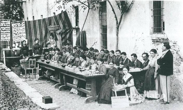 Scuola Di Microscopia Presso La Fiera 1872