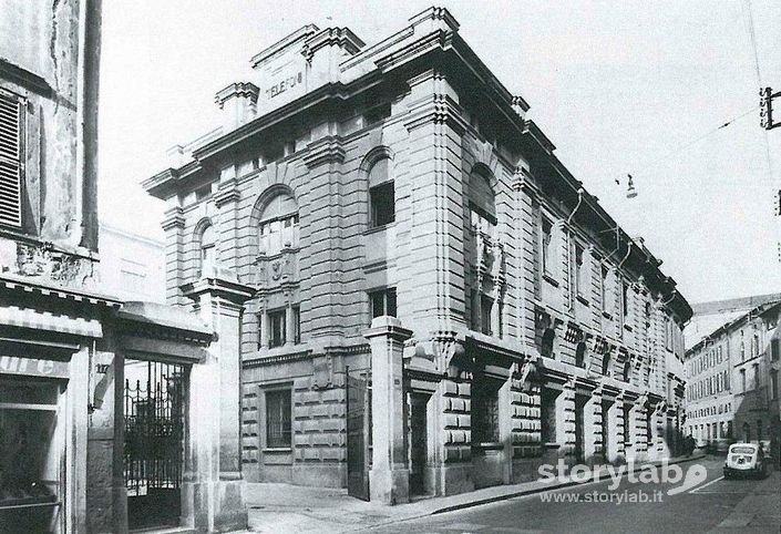 Palazzo Dei Telefoni In Via Tasso