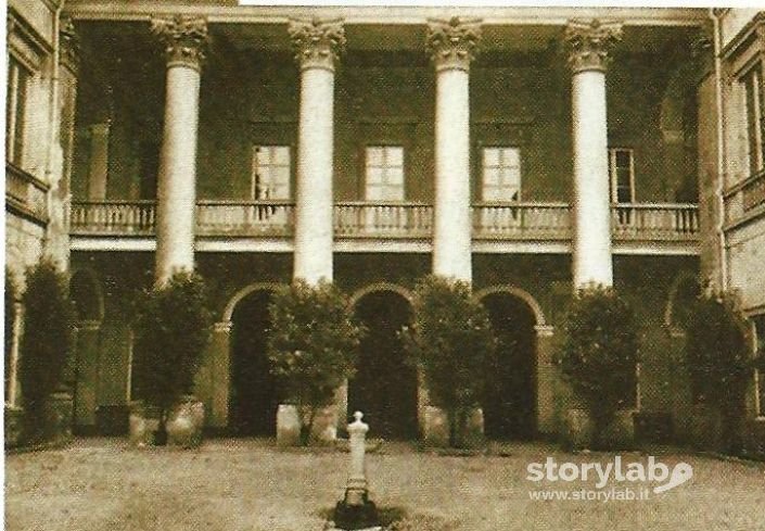 Cortile Del Liceo Sarpi 1920