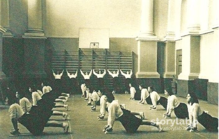 Aula Di Ginnastica Al Liceo Sarpi Fine Anni 30