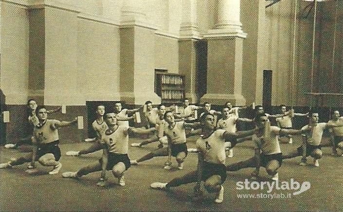 Aula Ginnastica Al Liceo Sarpi Anni 30