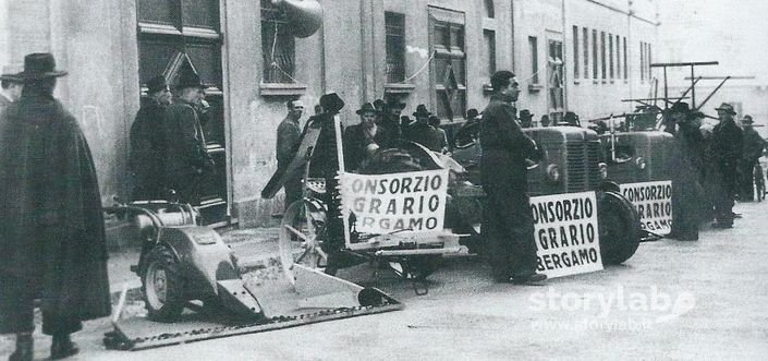 Esposizione Trattori In Piazza Matteotti???