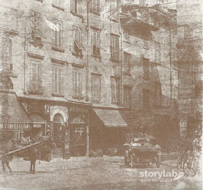 Studio Fotografico Mauri In Piazzetta Santo Spirito