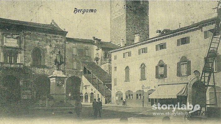 Piazza Vecchia Dopo Il 1885