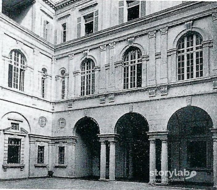 Cortile Della Sede Della Camera Di Commercio 