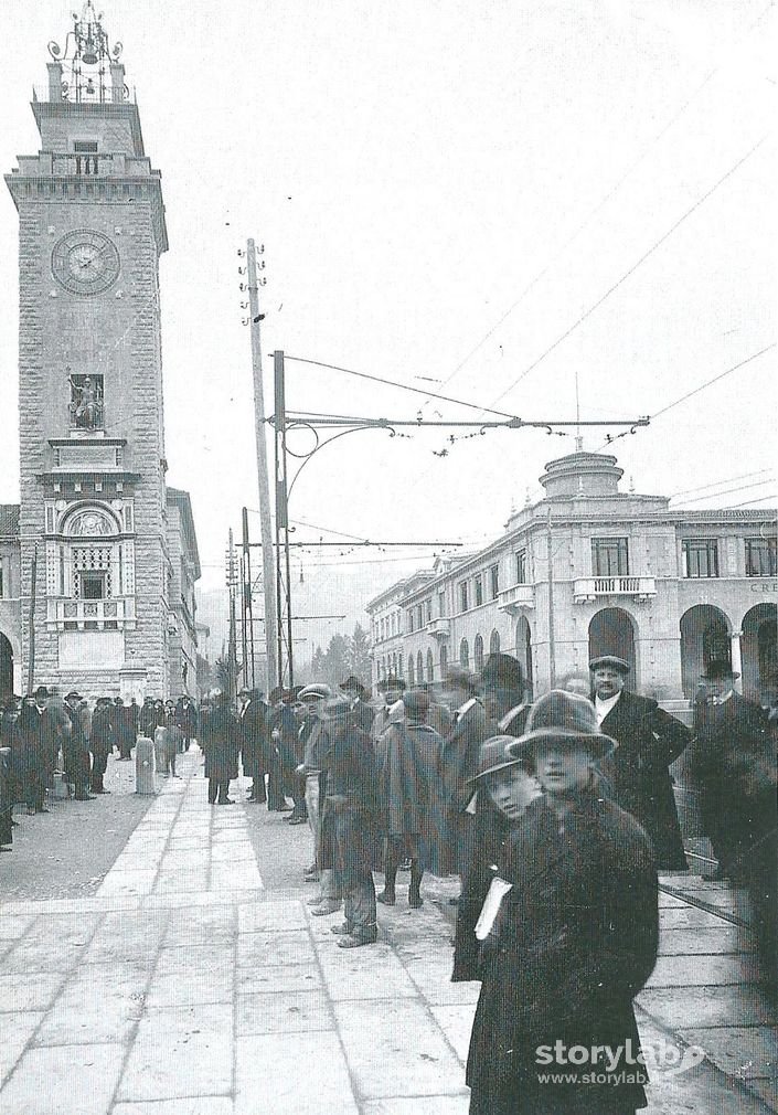 Persone In Centro