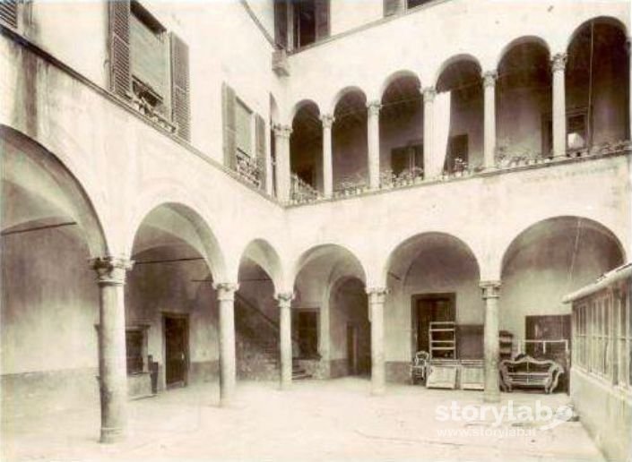 Chiostro presso Chiesa San Alessandro in Colonna