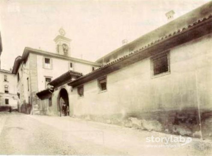 Via Sant'Alessandro e campanile ex chiesa San Carlo