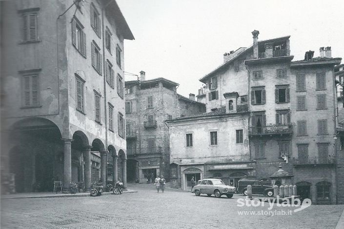 Piazza Mercato delle Scarpe