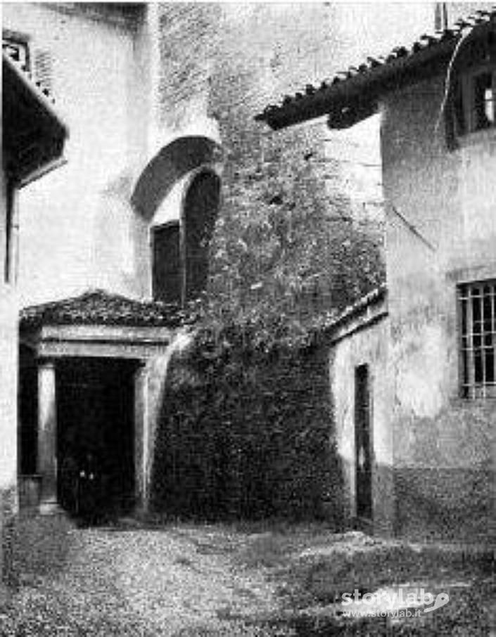 Uscita dall'Aula Picta verso il Tempietto di Santa Croce prima della sistemazione 