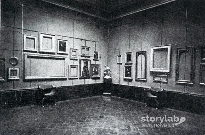 Stanza senza quadri dell'Accademia Carrara 1916-1917