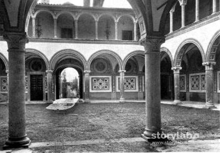 Cortile interno del castello di Valverde 1930