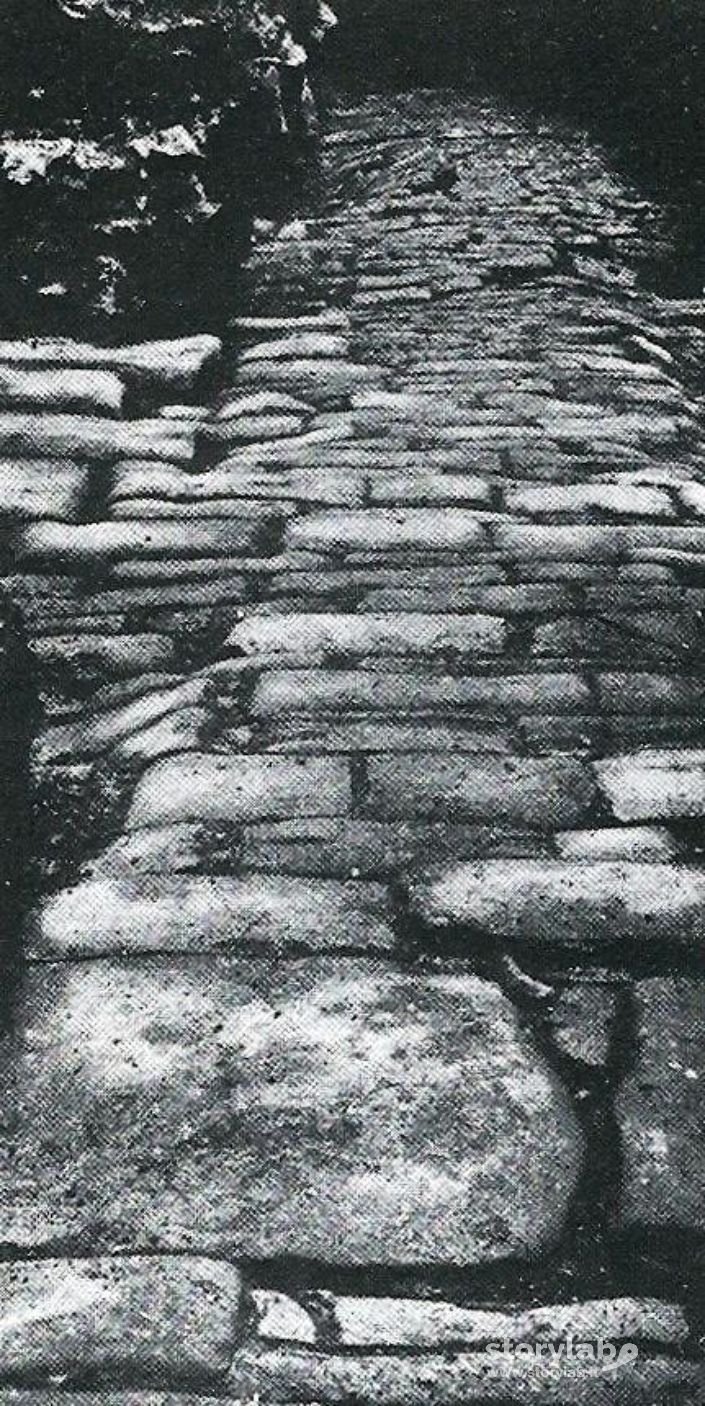 Strada romana rinvenuta in via Tassis nel 1940