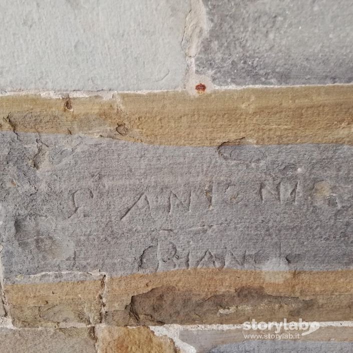 Iscrizione misteriosa pilastro Palazzo della Ragione