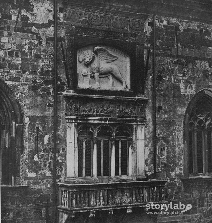 Ritorno del Leone di San Marco sul Palazzo della Ragione 1933