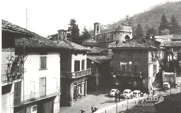 Scorcio di Via Piccinini e Piazza Mazzini