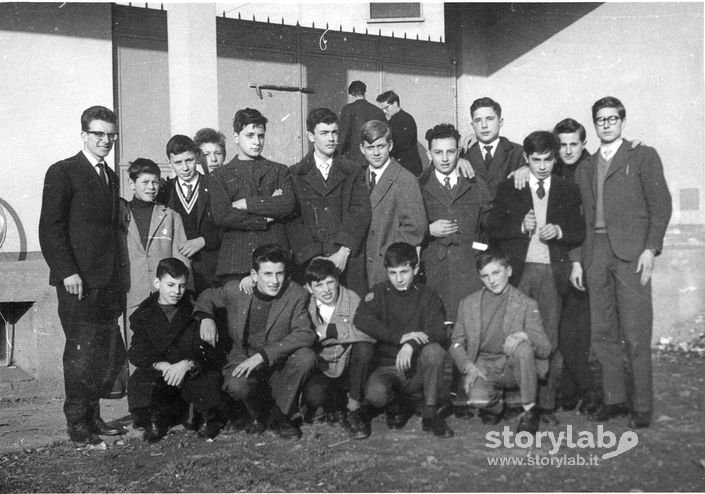 Ragazzi Dell'Oratorio Con Educatori