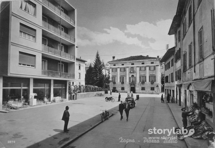 Piazza Italia Di Zogno