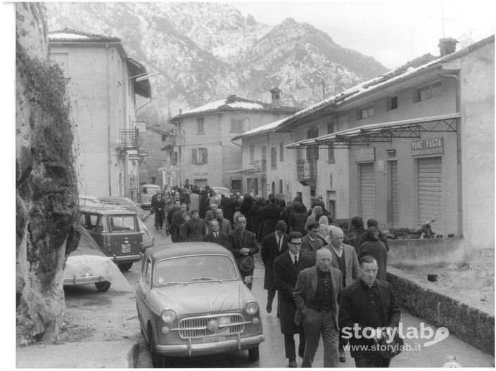 funerale di Don Michele Paganelli