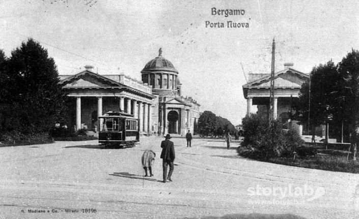 Tram Elettrico A Porta Nuova (Inixi Xx Sec.)