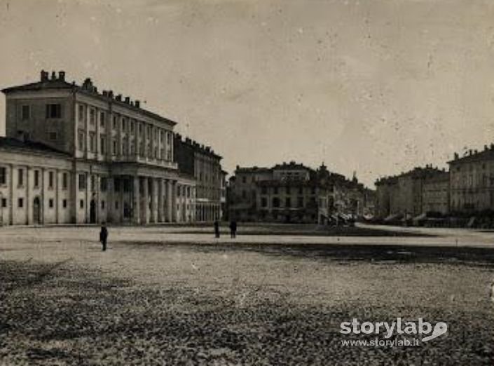 Bergamo, Palazzo Degli Uffici Comunali. Anni `30 Del Xx Secolo