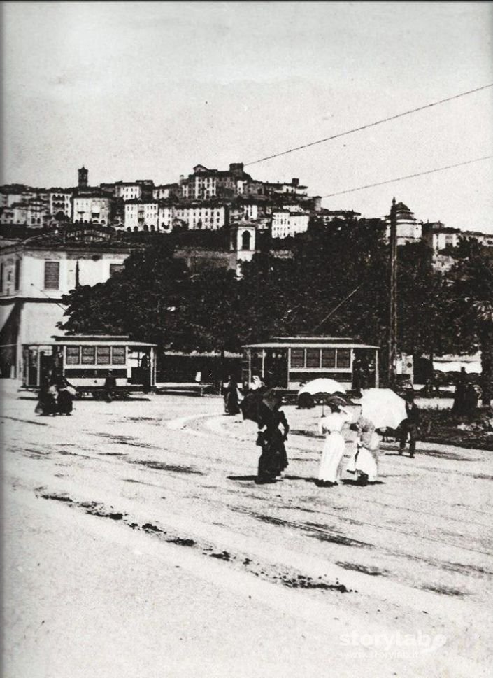 Tram Elettrico A Bergamo.