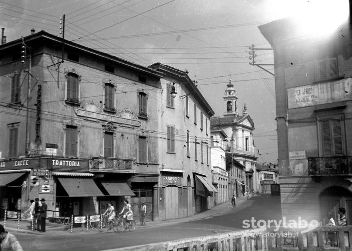 Bergamo, Borgo S. Caterina, Incrocio Viale G. Cesare