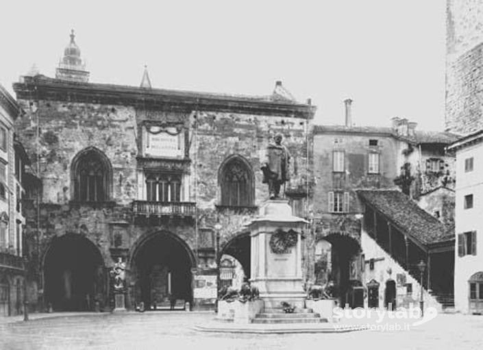 Piazza Garibaldi, Ora Piazza Vecchia