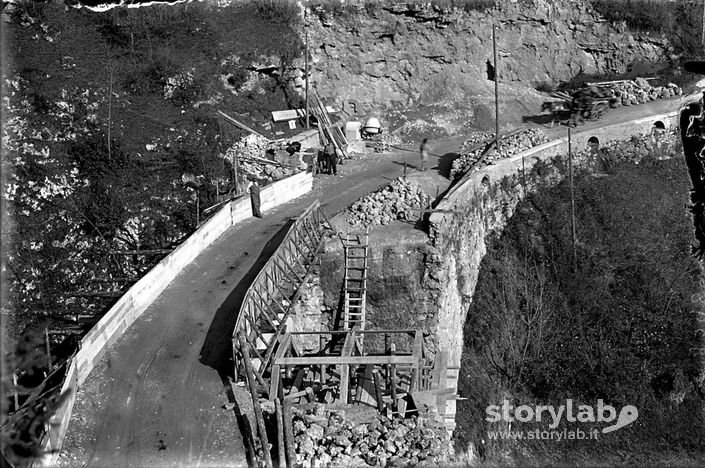 Ponte In Costruzione