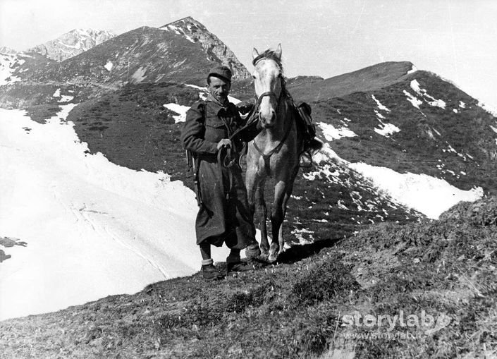 Giovanni Brasi sul monte Vareno