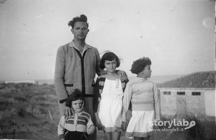 Sorelle Ghilardi Con Il Papà