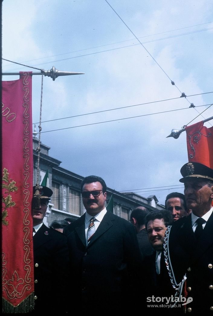 Il Sindaco Beni Di Alzano Lomb. Alla Sfilata Del 1°Maggio A Bergamo